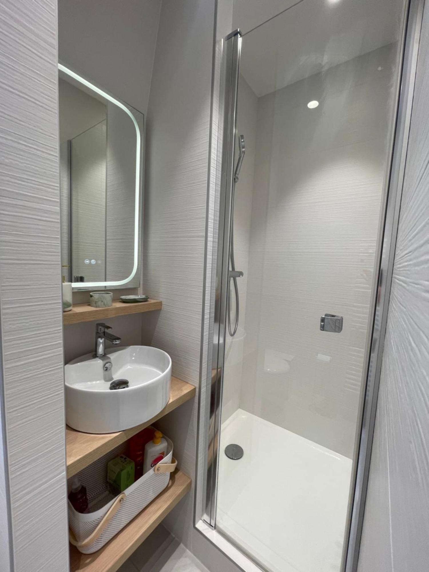 Appartements De Charme Du General Leclerc - Place D'Erlon - Hypercentre - Gare - Reims Dış mekan fotoğraf